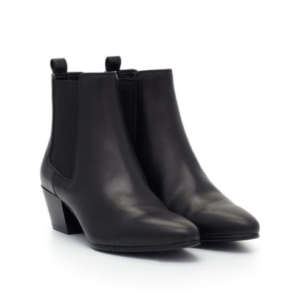 Sam Edelman Reesa Chelsea Boot (Black Leather 6.5)